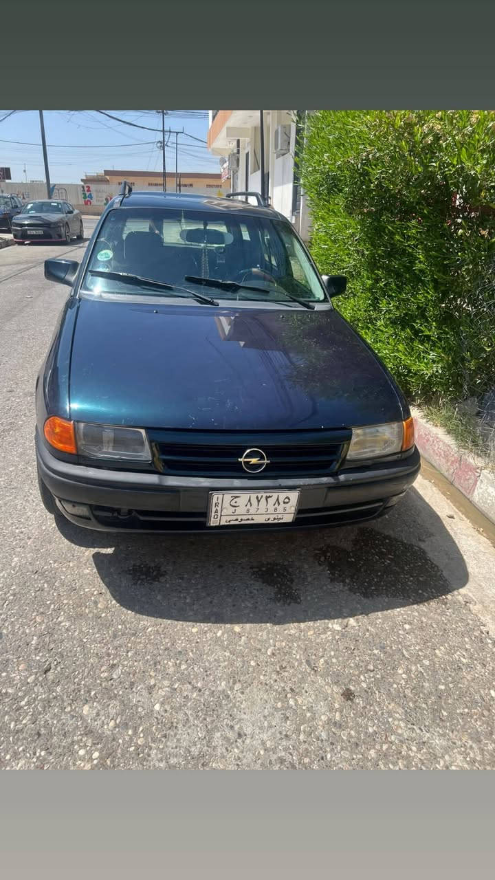 سياره استرا حجم 18 موديل 1994 بيها كاربون بانزين محرك وا كير شرط سيارة حيل نضيف وا شرط تحويل مكان موصل حي السماح الأولى ***********
