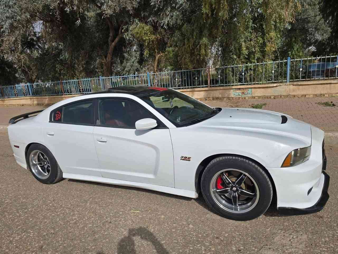 (( فقط بيع )) جارجر HEMI فول مواصفات موديل 2013 سنويه باسمي السياره بدون ارباك وبدون شواصي صور السونار ضمن الصور        ***********9
1 مكينه ٥٧٠٠
2 رادر امامي
3 ستيرن كهربائي
4 نقطه عمياء
5 شفتات ستيرن
6 شاشه كبيره
7 كشنات تبريد تدفئه
8 نظام تحديد المسار 
9 فتحه سقف
10 كلاصات تدفئه تبريد
11 سكليتر البانزين والبريك كهربائي
12 كرسي السائق Flash Memory
13 نظام تسارع Sport
14 نظام صرف الوقود Eco
