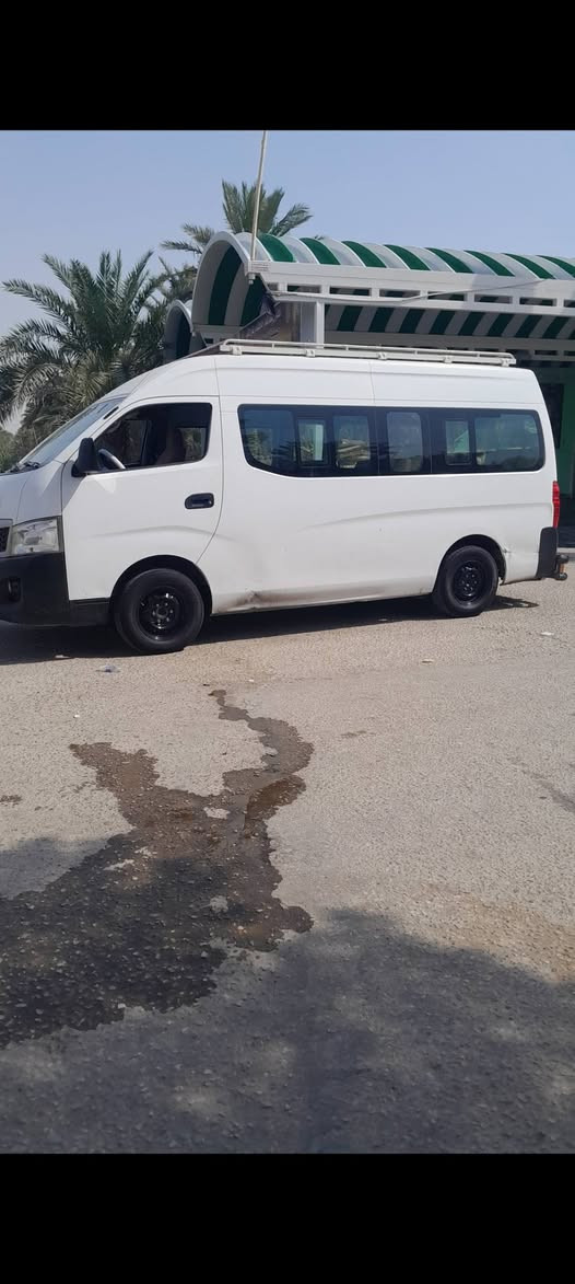 سلام عليكم
 شباب نيسان عاليه ١٦
 لبيع مكفوله من الصبغ بيها بس طخات مبينات بتصوري 
السعر ٢٢٥ وبيها مجال قليل 
مكان بغداد شعله  
*********** واتساب مفتوح
