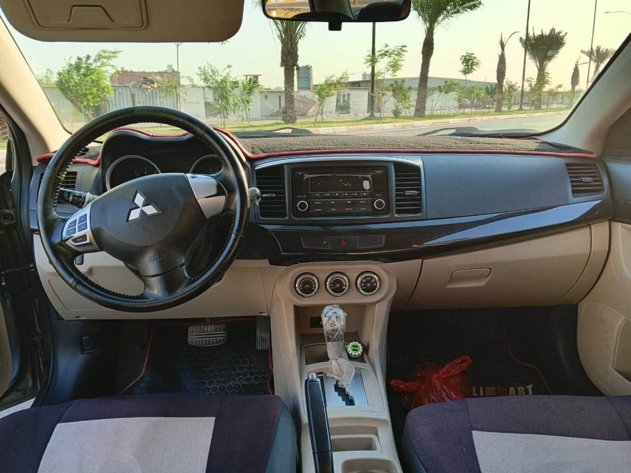 السلام عليكم 
لانسر قرش ٢٠١٦ خليجي السيارة مكفولة وجاهزة من كلشي محرك ١٦٠٠ 
ومكفولة من الصبغ 
السعر 113 وبيها مجال 
 مكان السيارة بغداد حي الجهاد 
***********
