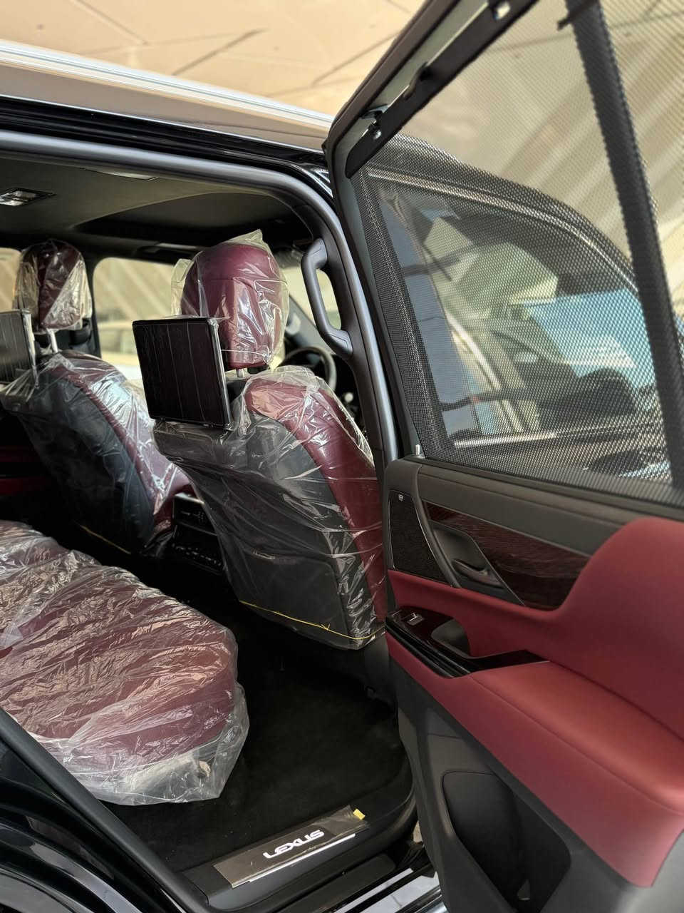 لكزس 2025 600 بلاتينيوم بريم اصلي ميحتاج اذكر المواصفات  معروفة لون اسود زيرو عداد 400km 
كفاله خدش واحد ماكو مرقم بغداد ورقمها مميز سنوية كاملة 
وسعرها  مناسب 
*********** بغداد, العراق
