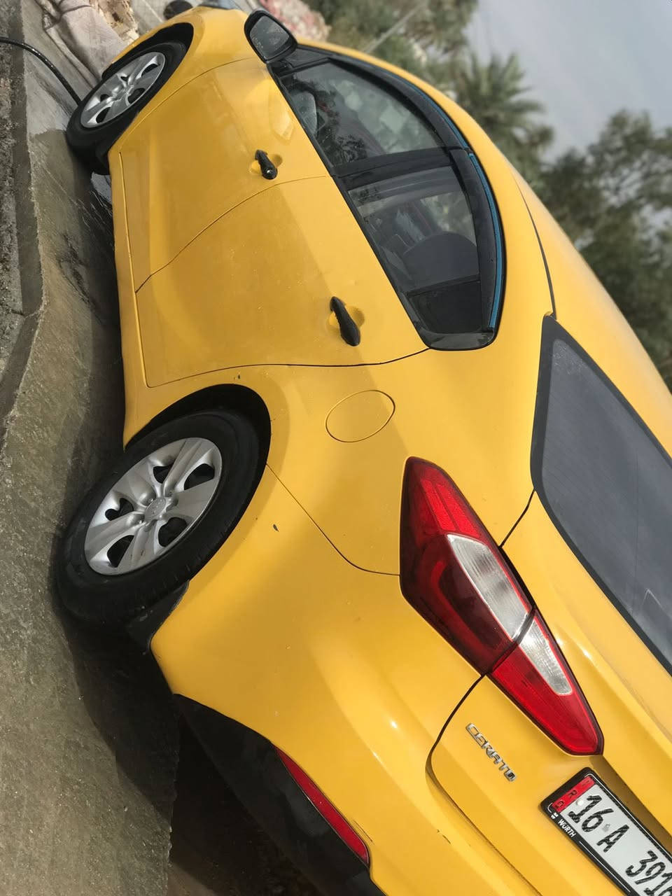 السلام عليكم .
للبيع كيا سيراتو 13 رقم قادسيه سياره مكفوله كفاله عامه مكينه كير حداديه خير من الله منضومه غاز سياره جاهزه ماذب عليها ربع باسمي سنويه لـ2030  سعر 105 وبيها مجال بسيط المكان سماوه قضاء الرميثه 
رقم الهاتف *********** غير متواجد ع القيس
