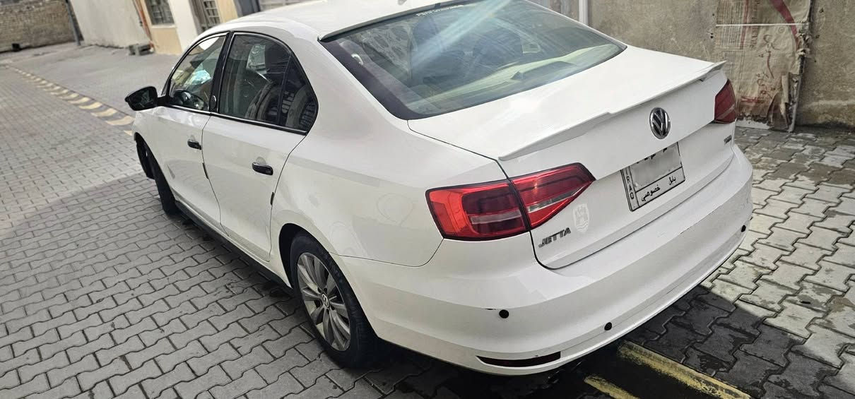 جيتا  2015  
1800 تيربو TSI 
رقم بابل   مشروع وطني بأسمي
صدر جديد 
تايرات جديدة 
 تحويل اي مكان 
كير مكينه مكفوله تشلع الكاع شلع 
ماشيه ١٠٦  وقابله للزياده 
السياره  بيها ٥ قطع    وارد امريكا صور الحادث مرفقة بالصور
تدفئه   كشنات  
التبريد يحتاج كمبريسر 
تشغيل بصمه + مواصفات وتحكمات
السعر ٩٥    الاتصال  ***********
