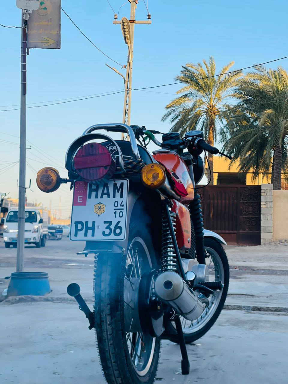 السلام عليكم دراجه 82للبيع معمره جديد كصه 1علفتحلحيم مابيها بس بالخشم نقطتين الدراجه بدون كامله مكمله مناقصها برغي بحيل الله مكاني صلاح الدين قضاء الدجيل السعر 1450وبيها مجال ***********
