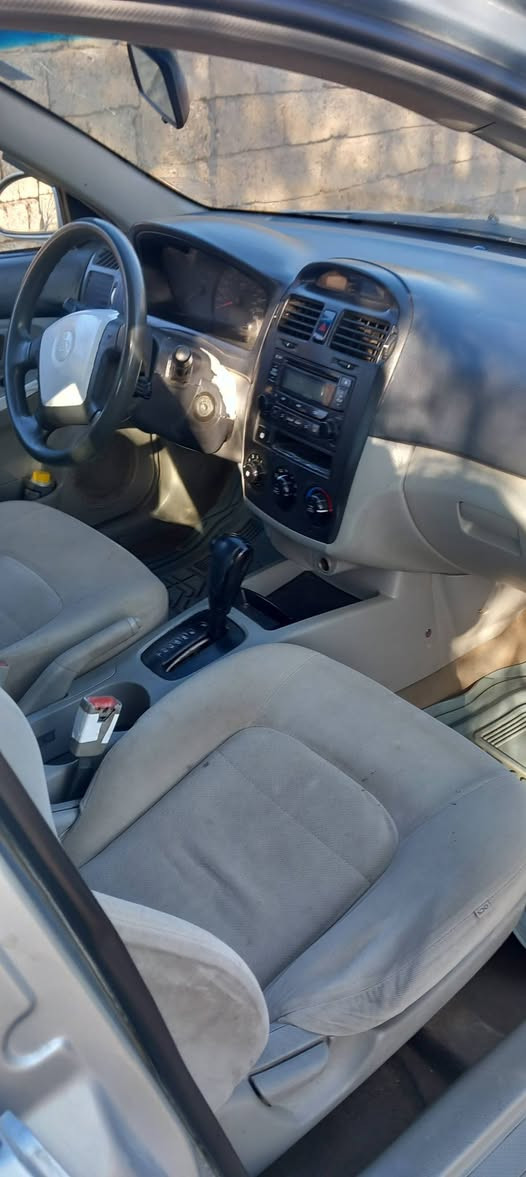 سلام عليكم  
سيارة لبيع 
نوع كية سبكترة 
موديل 2006
تدفئه تبريد 
صدر تايرات جديد 
شرط تحويل 
سعر 80بي مجال 
مكان صلاح الدين الشرقاط 
***********
