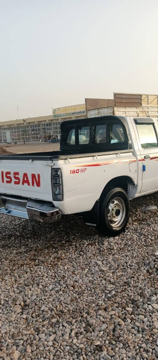 السلام عليكم.سيارة نيسان شبوط موديل 2008 مزاد كربلاء انطيك بيها وكالة ام الباركود سيارةكفالة كير محرك اكسن شاصي . سيارة مصبوغة عام  للجمالية كفالة من الضربة والتبديل .سيارة جاهزة من كهربائيات  و دوشمة  وحدادية  تخم تاير نظيف.تدفئة تبريد شغال  .ترايك وين ما تريد .السعر74$وبيها مجال عنواني واسط /صويرة /الحفرية للتواصل الاتصال على الرقم ***********
