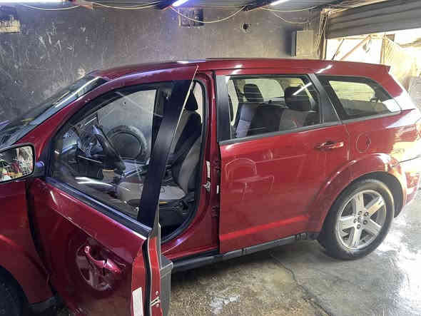 السلام عليكم 
جورني 2009 — للبيع

جورني 2009 فتحه
أحمر، رقم بغداد صدر جديد
محرك 6 سلندر ناعم
كير ما يشكي من شي
تخم تاير مضبوط
3 قطع تبريد
7 راكب
كشن السائق كهربائي
سيارة تخدم وماتكسر

💰 السعر: 105 وبي مجال
📞 للتواصل: ***********
