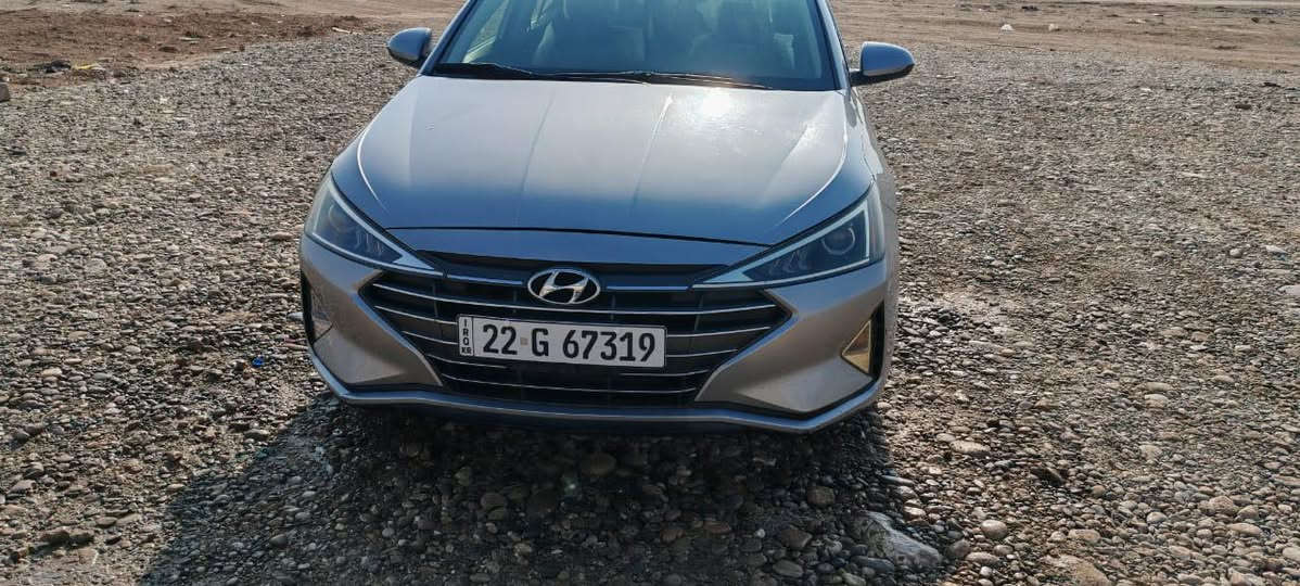 سيارة انترا موديل 2020  نص فول محرك حجم 20 شرط المحرك و الكير ماشيه 83 ضررها موضح بالصورة جاملق مبدل فقط السعر 139 بيها مجال للتواصل الاتصال على الأرقام 
***********
***********
