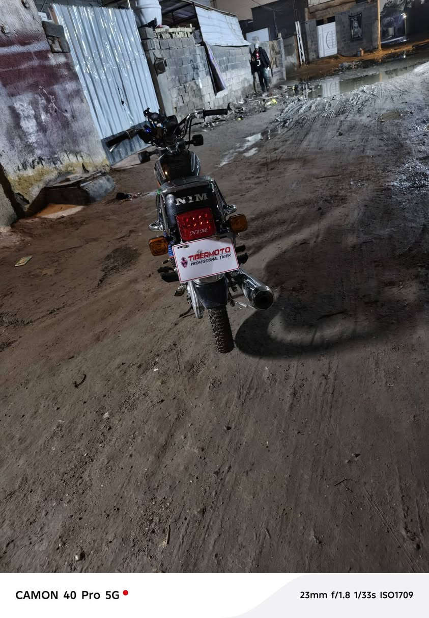 سلام عليكم نامه موديل 2025 السعر 550 عنوان بغداد مدينه الصدر خاص ما اجاوب اتصل ودلل ***********  عنواني الكياره قطاع 68
