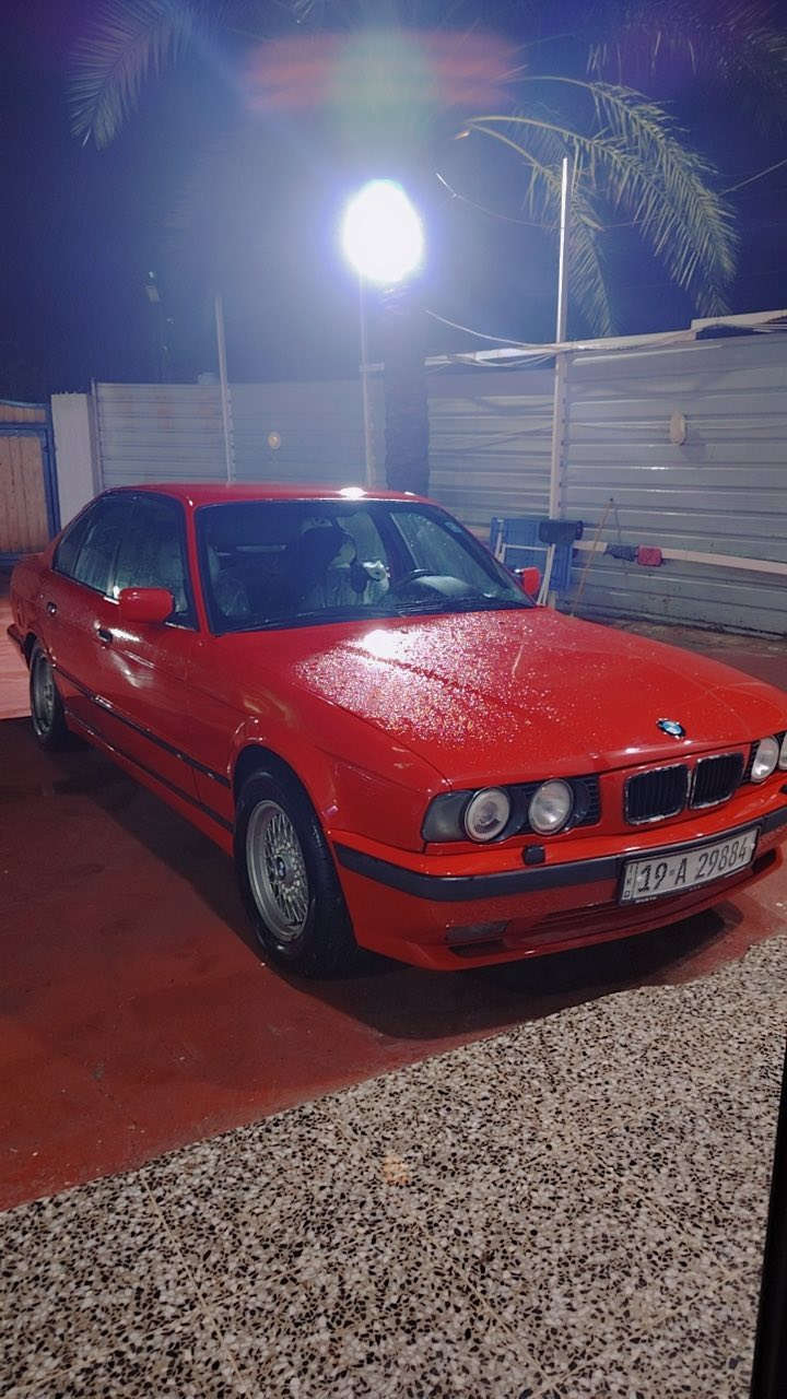 سلام عليكم بي ام ٥٢٠ اصل بليته وسنويه  ب اسمي تحويل ثاني يوم جاهزه من كلشي اي نقص مابيها عدا التبريد ميشتغل 
صبغ عام جماليه ميكنه وكير خير من الله تخم تاير جديد دينمو جديد سلف جديد باتري جديد صدر امامي خلفي جديد معمرها جديده سياره غرفه وكشنات جلد دوشمة جديدة ارضية وبطاين وكشنات  كهربائيات شغاله كلها ماعايزها بس تبريد 
فدوه اروحلك اقره المنشور عدل 60 وبيهة مجال سياره رقمها كربلاء 
مكاني بغدادالزعفرانية 
***********
