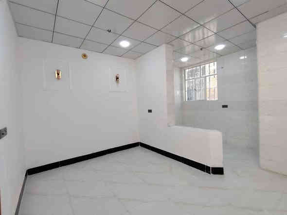 50 متر البيع على شارع المطار مقابيل ملحق القريه ماء وكهرباء واتبليط الحد باب بيت طابو زرعي سند 25 بناء طابوك جمهوري صب كونكريت سيراميك بورسلين ثقيل الاستفسار خاص او اتصال على رقم تالي *********** أو تساب *********** 
متوفر عدنه جميع المساحات وبنسب السعار تواصل ويه مكتب ألسنتر بملحق قرية الغدير بشارع 7سنتر
