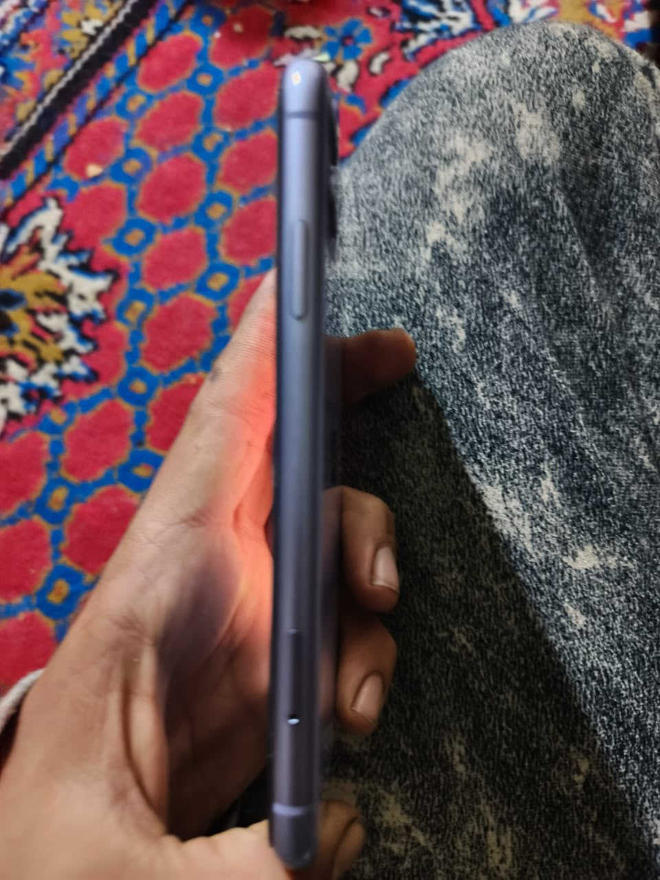 للبيع /مبايل 11عادي/ذاكرة١٢٨ /كلة بلادبشرط الفحص /فيس إيدي شغال كلشي ما بي المبايل /بطارية٧٧/السعر٢٥٠بي مجال بسيط/الرقم***********
