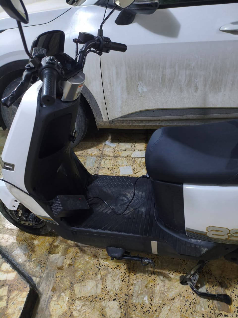 السلام عليكم دراجه نوع تيسلا ريان نضيفه شخط مابيه استعال 12يوم بس دراجه كامله رايده ب900وبيه مجال بسيط للتواصل***********
