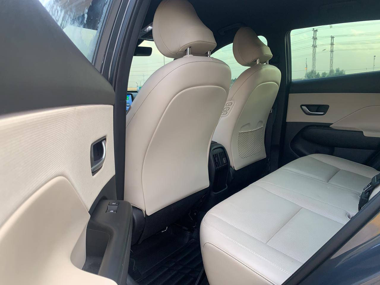 للبيع |هونداي كونه
وارد كوري 
السعــر : 160
تفاصيل السياره :
الموديل : 2024
العداد :16الف كيلو 
المحرك :4 سلندر
القير : ٨ سرعات 
اللون الخارجي : فيلي
اللون الداخلي : ابيض 
الحاله : نضيفه جدأ
موصفات الراحه :
تشغيل ودخول بدون مفتاح  
تشغيل عن بعد 
تقديم وترجيع من البصمه 
تدفئه كشنات خلفيه 
تنزيل وتصعيد الجامه بصمه 
مقاعد جلد 
مقاعد اماميه مسخنه ومبرده 
ستيرن مسخن 
ذاكره مقعد 
الترفيه والتقنيه :
Apple CarPlay 
BIuetooth
نضام صوتي فاخر 
شحن واير لس 
راديو اقمار الصناعيه 
منافض شحن يوسبي 
النضمة الامان : 
فرامل طوارئ اوتماتيكيه 
خمس كامرات دواره 
كامره داش كام 
مراقبة النقطه العمياء 
كامره خلفيه 
تحذير مغادرة المسار 
سياقه ذاتيه 
تنبيه المرور الاماميه 
قراءت اشارات المرور 
مراقبة السائق 
مساعد الركن 
نضام الثبات الكتروني
مصابيح LED
اضاءه اوتماتيك
رادارات مري 
شاشه متصله 
كير تعليك  
وضعيات سياقه 
مقاعد الماميه كهربائيه 
الستفسار : مكلف بلنشر الاتصال على الرقم 
*********** 
مكاني بابل
