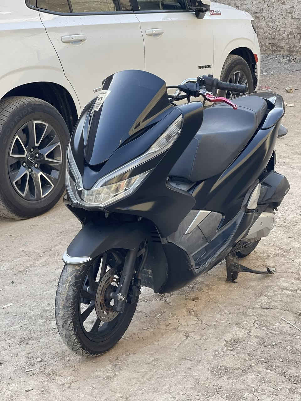 السلام عليكم

جيل ثالث وارد كوري مكينة 150cc 2020  PCX

كفاله عامة

اللون اسود

حساس ازدحام

تدفئه يدات

السعر  13 

المكان بغداد المعامل   حي النصر

للاستفسار ***********  متواجد
