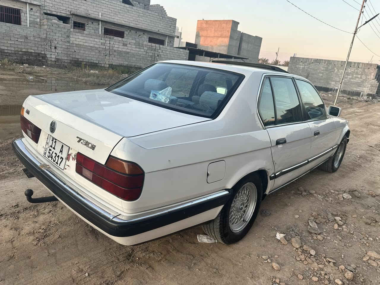 بيئم موديل ٩٢ رقم بغداد بسمي حجم ٧٣٠ مكينه خير من الله كير وصدر تبريد وتايرات كله جديده غرفه هم جديده تخبل مكفوله من ضربه ودواخل شرط مابيه اي دواخل صبغ فقط بيه خمس قطع فقط جماليه سياره مابيه اي نقص شرط مكفوله من كلشي فقط طوافه نوبات شكل فقط بس طوافه ولباقي كله شغال تبريد قطعتين ثلج مكانه ديالى بعقوبه مقابيل لفروسيه سعره ٦٥ بيه مجال ترايك والله شرط بصره ***********@
