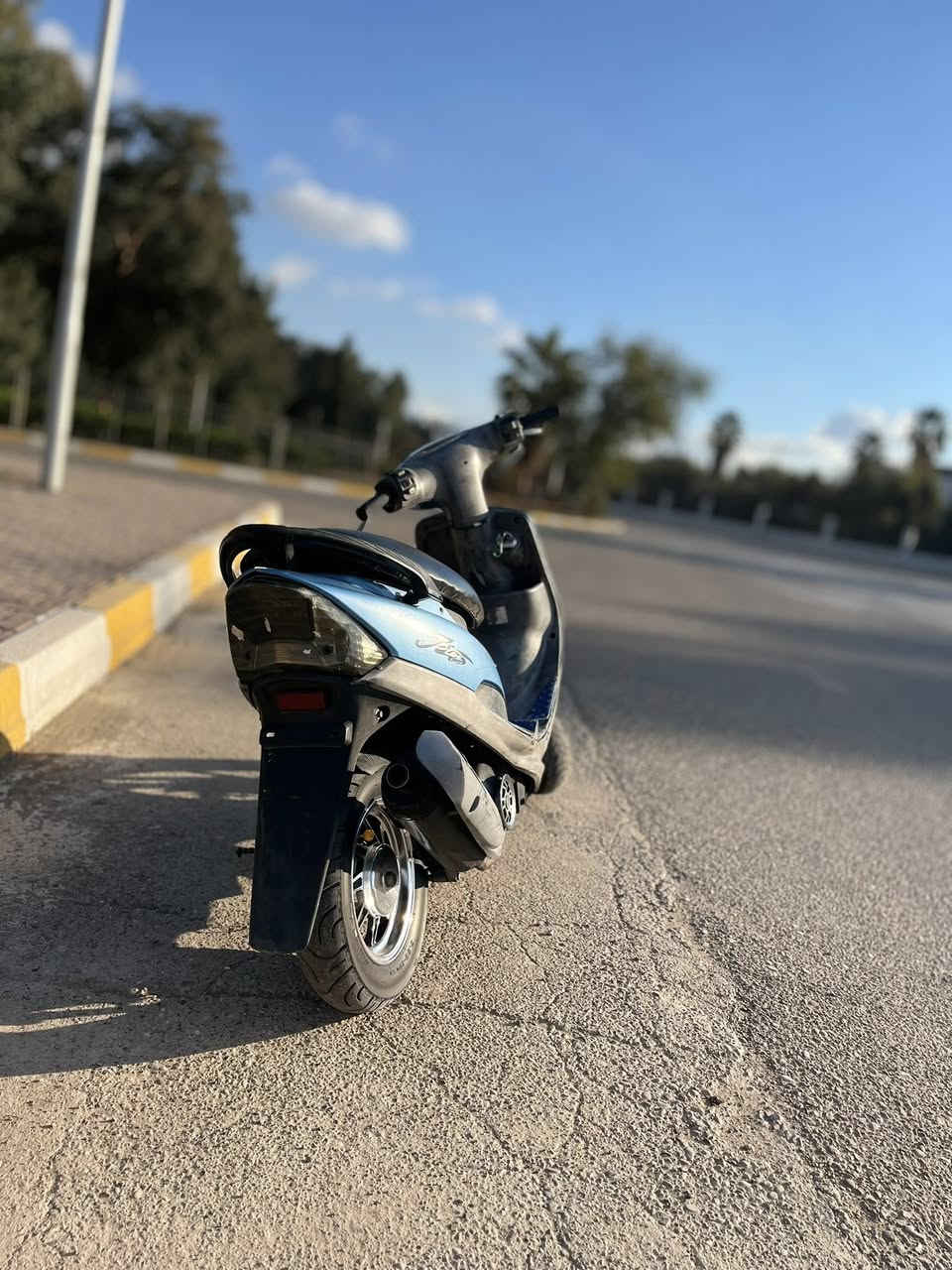 ماكس منغولي دراجة حيل نضيفة من الطول للطول دبلات بلاديه خلفي وامامي شغالات كهرابائيات بلادي ايشي مملعوب بي كلها شغالة لايت امامي زنون خلفي يشتغل  اشاير هورن سلف 55 بلادي نكرة سلف الدراجة  مكينتها صافيه كلش 55 تايوان شلعة ومعدل شرط صالصنة رياضي fm ويل نجمة كروم كفراتها نضيفة ملحة بيها قبخ فلاوين ويدات ncy مابيها اي نقوصات تجي تشغل وتروح سعر625 بي مجال للطيبين جواب خاص ***********
