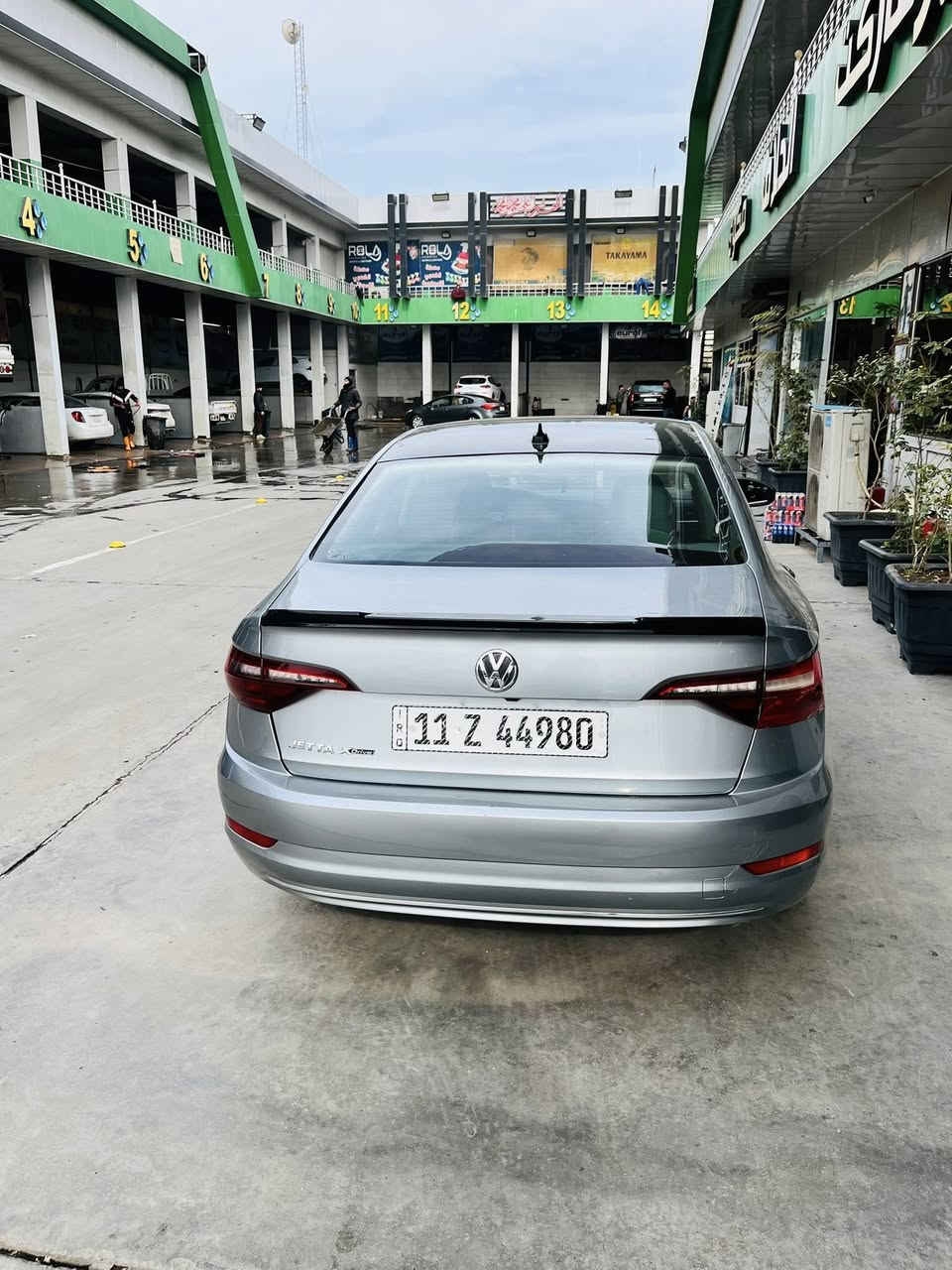 اسلام عليكم للبيع جيتا  مديل 2020فول مواصفات مصبوغه عام  عداد المسافه 25 الف السياره بيع مستعجل السعر 115 رقم بغداد او بسمي تحويل ثاني يوم. العنوان بغداد شارع فلسطين الاستفسار على ***********
