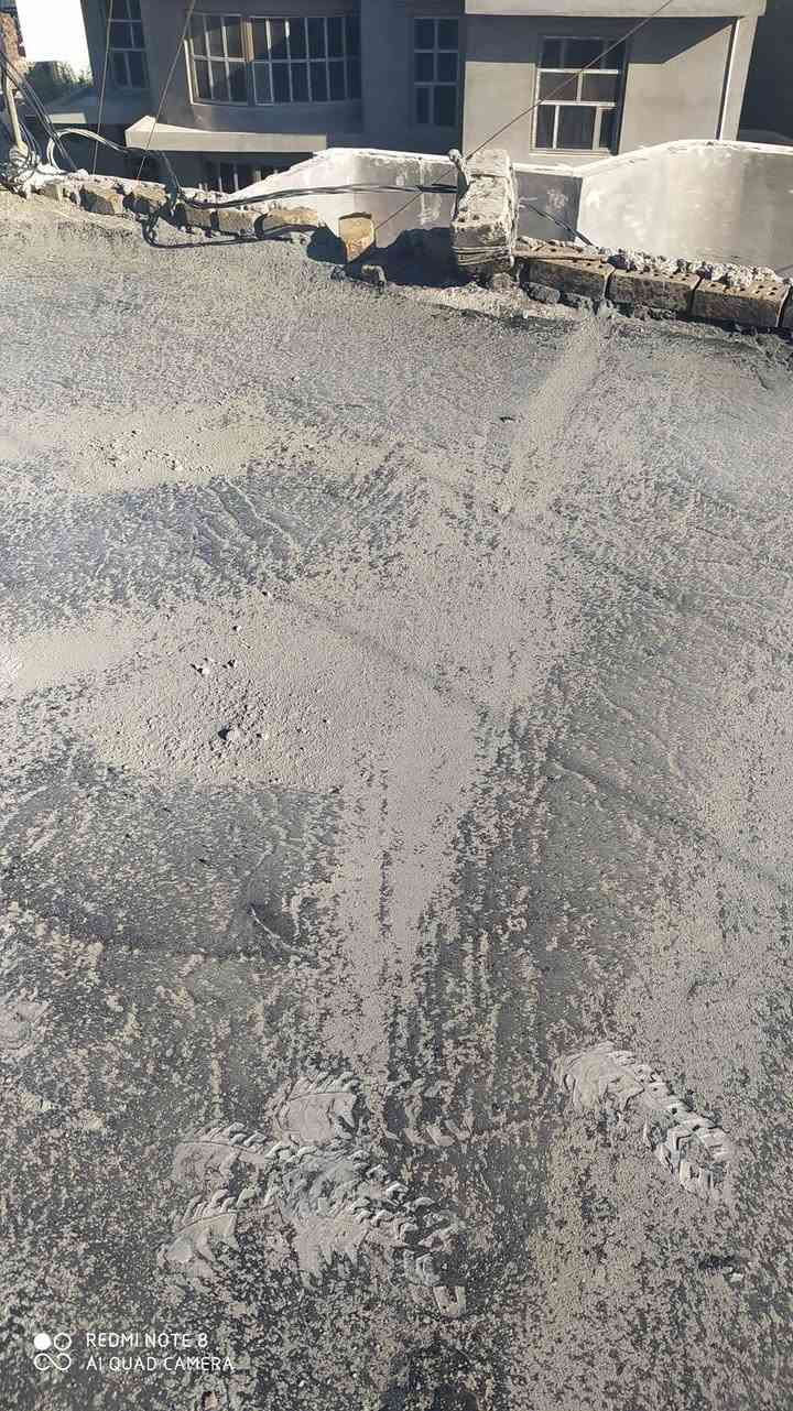 لتزفيت السطح بالزفت حسب طلب الزبون الزفت الجوده عاليه وطبقه عازله للاستفسار *********** متواجد واتساب
مراحل تزفيت السطح والاهتمام بأدق التفاصيل لضمان عدم تسرب نقطة مياه واحدة. السطح هو حماية البيت، وعزله بالزفت هو الحل الأمثل والأنسب سعراً.✅ طبقة عازلة متينة تقاوم أقسى الظروف الجوية.
✅ تنفيذ احترافي يضمن وصول المادة لكل الزوايا.
✅ حماية طويلة الأمد لمنزلك من الداخل ومن الخارج.
