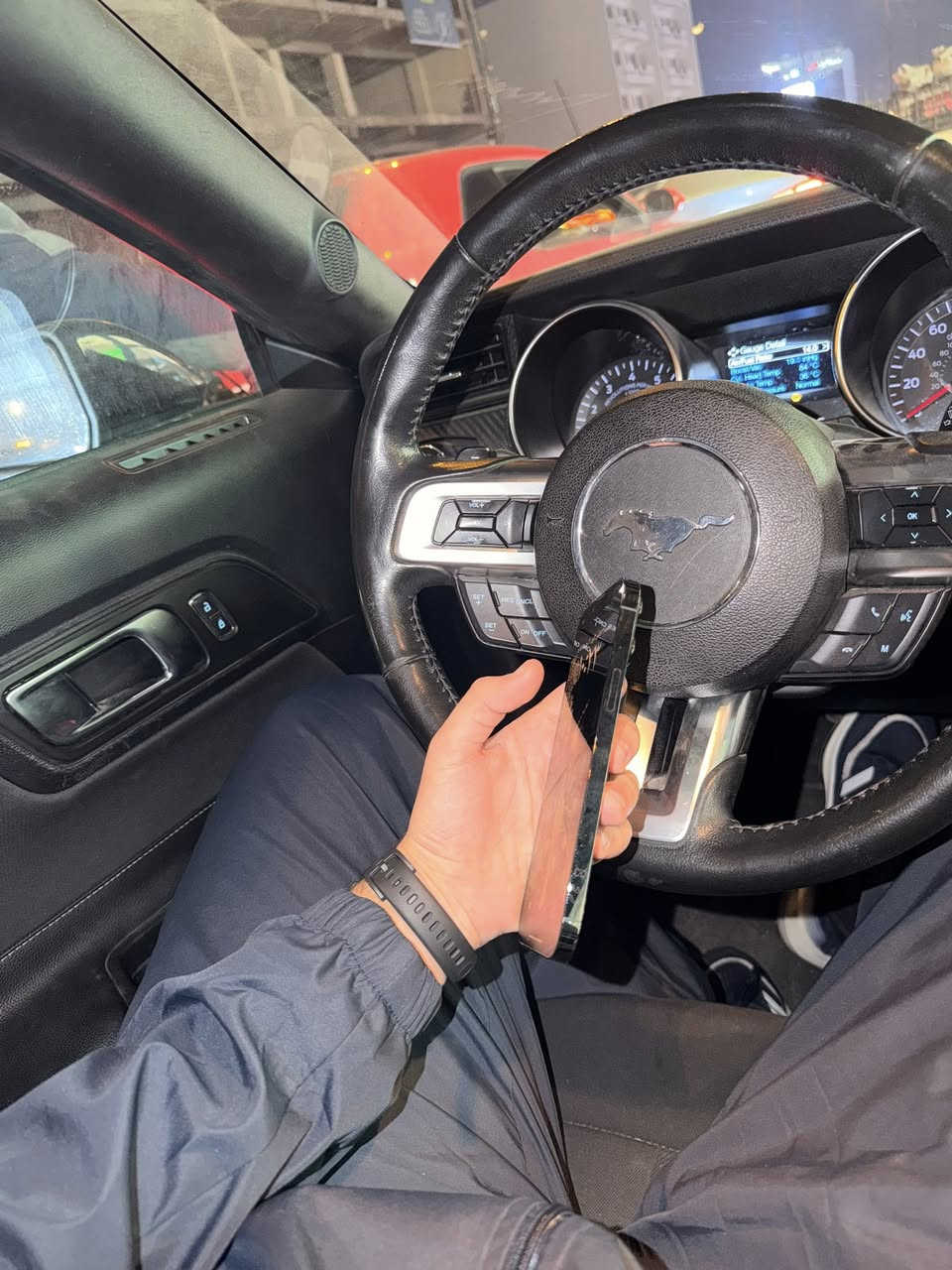 سلام عليكم
IPhone 13 Pro Max ذاكرة 256 ماستر لون زيتوني مميز بطارية 79 سبب التحديث 
جهاز نضيف جداً مكفول من كل النواحي للبيع السعر 625 و بي مجال بسيط حك الجية 
مكاني بغداد الكرادة 
للتواصل خاص او واتساب ***********
