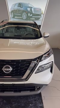 نيسان اكستريل ٢٠٢٥ ٢٥٠٠cc حساس خلفي  كامرا خلفيه  جلد  بصمه  تحكمات ست...