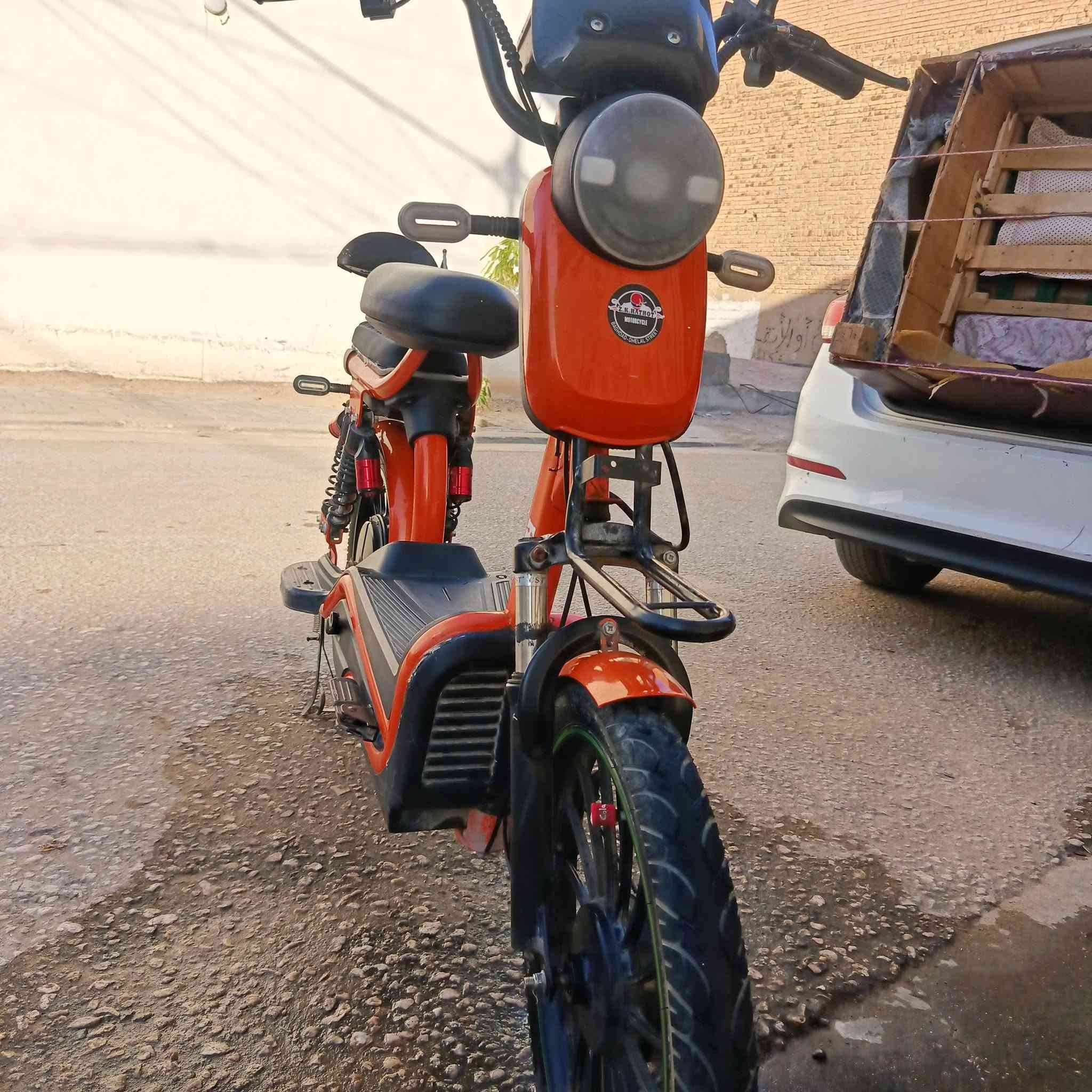 دراجه شحن حجم 20
5 بطاريات كرافين 60V 
مواصفات 
سرعه 75 حقيقي + ديجي صوته عالي + اشاير شغاله ولايت ولد + تايرات جدد حيل+ مرايه + حامله هاتف 
دراجه اخت جديده سعره 290 وبيه مجال 
موجود ماسنجر + رقمي ***********
