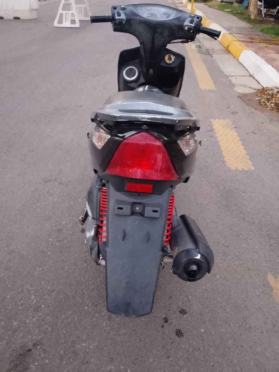 دراجه ثعلب للبيع كامله مابيهه اي نقص محرك مكفول مامفتوح ناعم شلعه ومعدل حلوه كهربائيات كلهه شغاله كفرات اصلي مختم دبلات شغاله طسه ناعمه دراجه جديده وكلهه كامله مكاني بغداد الشعله شراي اتصل مامتواجد على نت ***********

