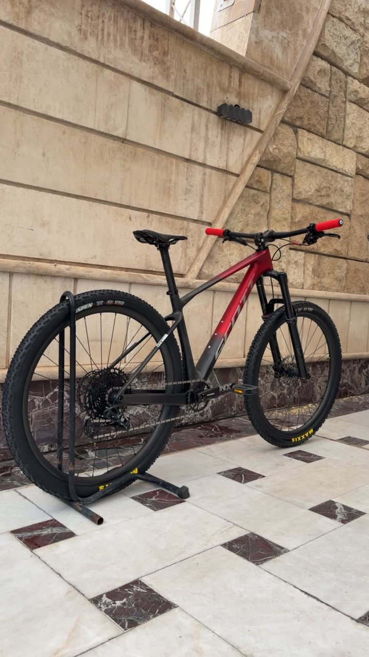 السلام عليكم
للبيع SCOTT SCALE كاربون 🌟 
حجم 29 
فريمM 
كروب سيت SRAM NX 
بريكات سرام 
اطارات MAXXIS ASPEN چوبلس 
دبل ROCK SHOX LYRIK 
ستيرن RACE FACE كاربون 
رگبه RXL SL كاربون 
بوري سرج SYNCROS كاربون 
سرج كاربون 
وياله كاربون

مكاني بغداد زيونة 710📍 
للتواصل/***********☎️ 
يتوفر توصيل جميع انحاء العراق🚚
