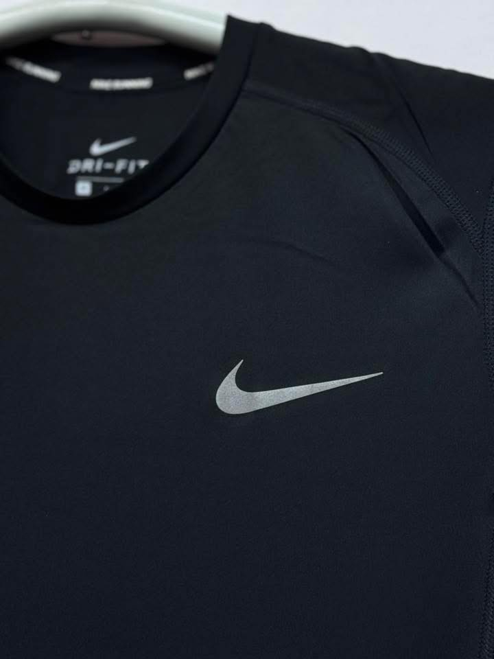 تيشيرت NIKE اورجينال نضافة 100‎%‎

قياس : M

MADE IN CAMBODIA

DRI-FIT

غير مستخدم

———————————————-

يوجد توصيل 🚚 ( بغداد - محافظات العراق )

☎️رقم الهاتف : ***********

للحجز - دايركت
