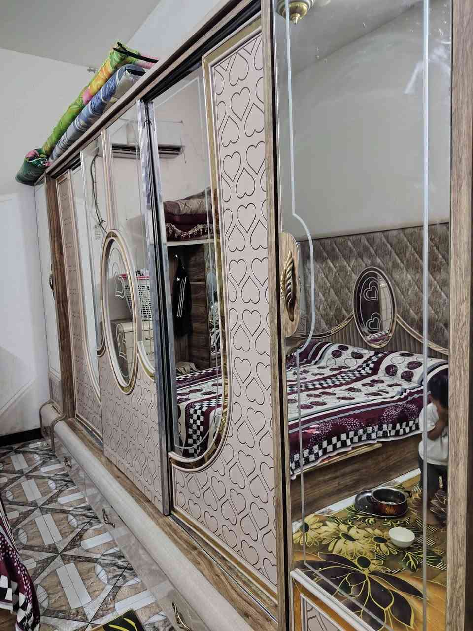 غرفه نوم تركي 12 قطعه مليون وبيها مجال حك جيه رقم *********** مستعجل على البيع كل ضرر مابيها
