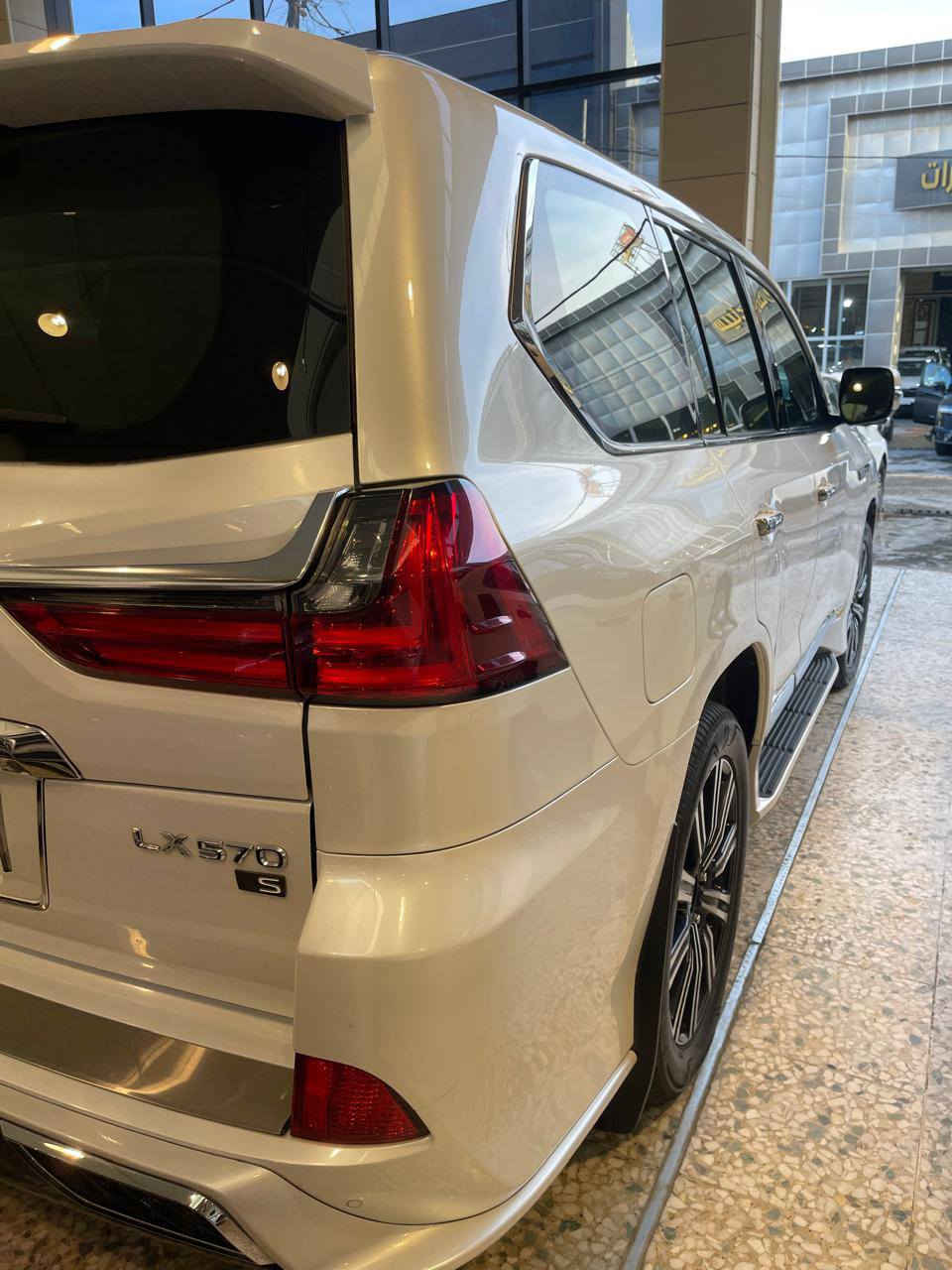 🚘 لكزز موديل 2020 بريم
🔹 الممشى: 33 ألف كم
🔹 شرط كبات – غير مشدودة
🔹 الصندوق الخلفي أسود وعلى قفلته
🔹 السيارة مغلّفة PPF بالكامل
🔹 مواصفات لكزز بريم المعروفة (فل)
🔹 نظافة عالية جداً وجاهزة للفحص
💰 السعر: 83 ألف
📍 رقم بغداد
📞 للاتصال: ***********
