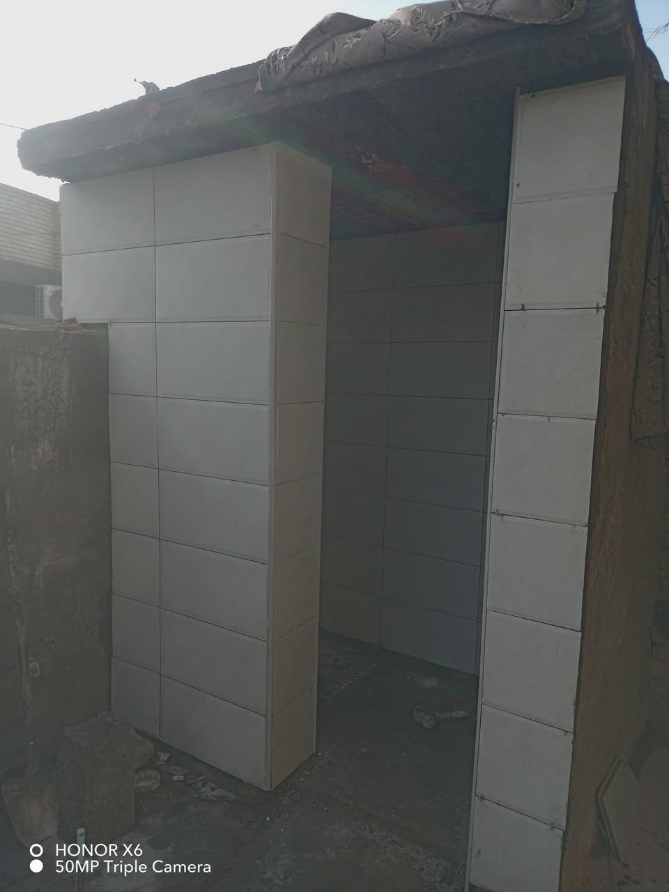 سلام عليكم خلفه تطبيك سيراميك جدران هاذي رقمي *********** متفرغ حالين شتغل على يومي على المتر مكاني سبع البور
