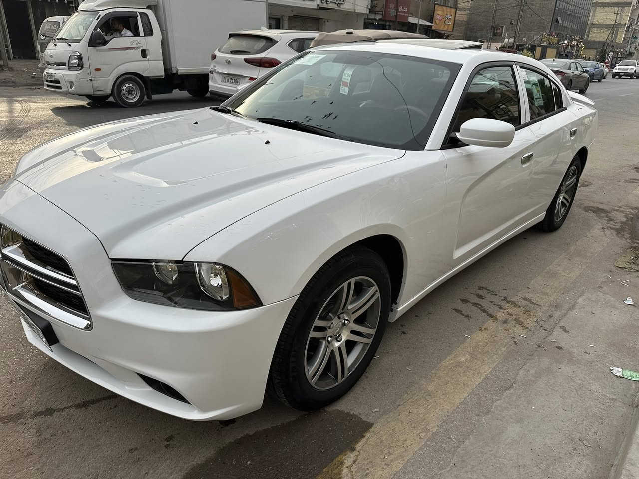 سلام عليكم جاجر موديل 2012 خليجي وكالة عرصات فول مواصفات كفالة السيارة عدة البيهن الصبغ على نص باب خلفي و3 اصابع جاملغ الخلفي فقط كفالة كير ومحرك واكسل وكهربائيات تخم تاير جديد جواها تبريد ثلج مشيها حقيقي ممشتغلة خط ونظافة تحكم مكانها بغداد اتصال ***********
