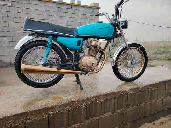 دراجه نوع نامه 125 موديل 16 شكل القديم الذهبي دراجه نضيفه محرك وكشر شاصي فول بيه ورقتين فقط الاصليه دراجه مكفوله من كلشي مفتوحه مره وحده محركه خير من الله سعر 250وبيه مجال***********
