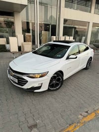 شوفرليت ماليبو 2022 فئة LT2 فول مواصفات خاصة حادث بسيط جاملخ وباب خلفي...