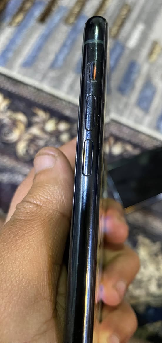 سلام عليكم للبيع أيفون ١١ برو ماكس جهاز بيت نضافه ١٠٠ ذاكرا ٢٥٦ بطاريه ٧٥ فيس إيدي شغال كلشي شغال ع الفحص فقط امبدل بطاريه مستخدمه وشحنه خير من الله كدام العين..  شوكت شاحنه 
مكاني بغداد المحموديه السعر ٢٧٠ بي مجال
***********9
‭٠٧٧٦ ٥٧٢ ١٥٣٠‬
