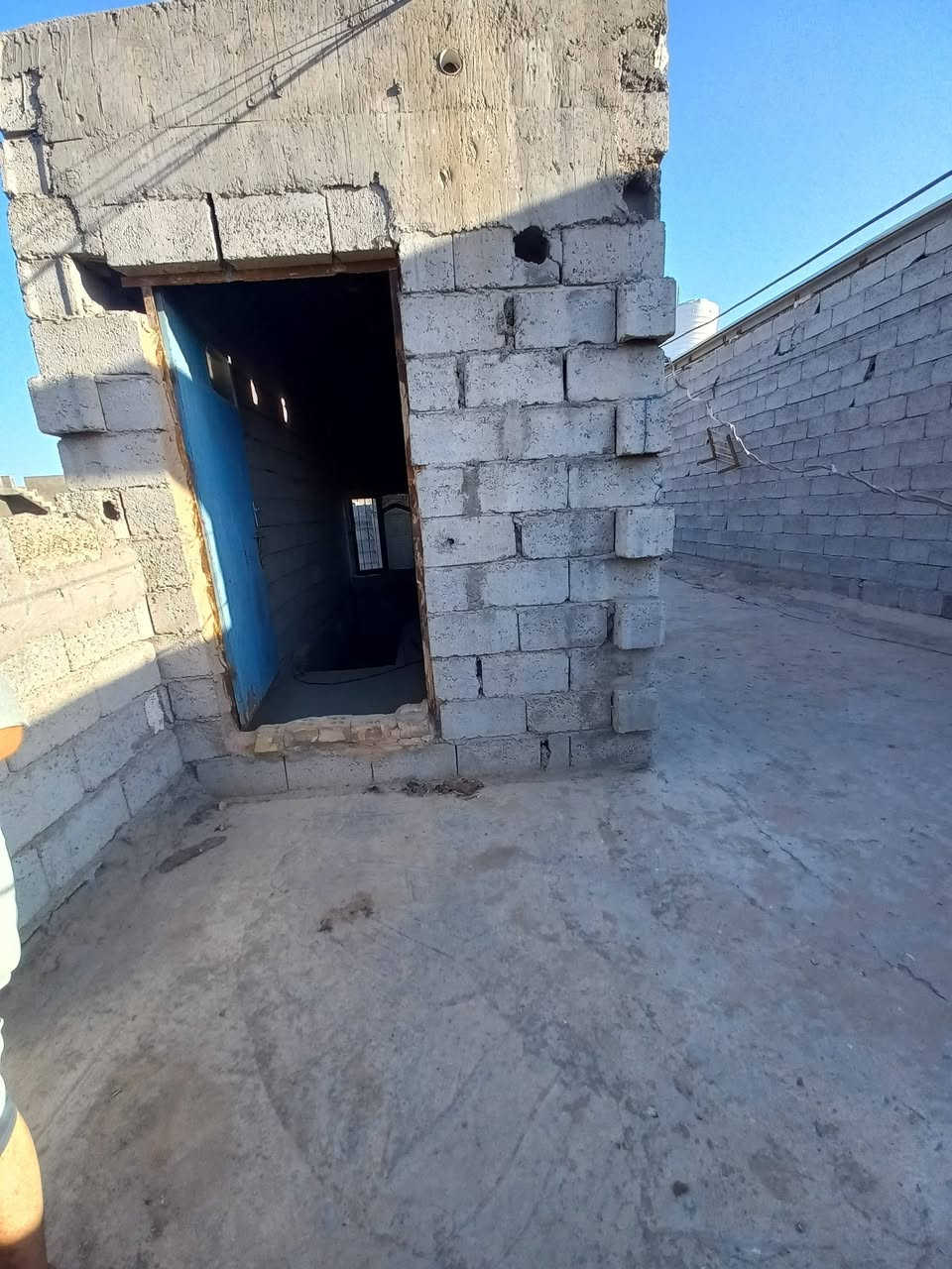 للبيع بل حضاريه مساحته الكليه 85متر يتكون من ستقبال مطبخ وصاله هيه مطبخ هيه صاله يردله ترتيب لبخ بي نوقص سعره قفل 25مليون بدون عمله رجأن ***********
