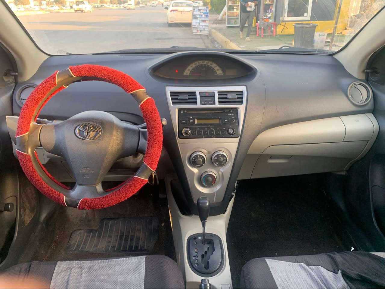 توێتا  یارس مۆدیل ٢٠٠٨. سلڤەر 
. دوو.پارچەی چاملغی پێش وپشتەوەی لای سەکنی سبوغە    پێش وپشتی کەپسە جەمپەکی خفیفی هەیە      وگێرو مەکینەو کارەباییی بەشەرتە مەکینەی ١٥ ی گەورەیی لەسەرە  سەنەوی  وژینگەی تا ٢٠٣٠ بەسەردەچی. وهیچ غەرامەکی لەسەرنیە ،  نرخەکەی ٧٧ وەرەقەیەو مەجالیشی تێدایە .ئەوەش ژمارەکەمە*********** أربيل, العراق
