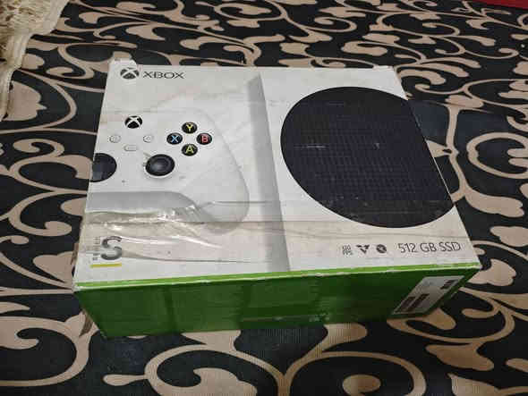 السلام عليكم 
جهاز اكسبوكس سريس اس
مستخدم قليل اخو الجديد 
الذاكره : 512 
ابيض الون 
مع قاعده بطاريات  وبطاريت جديده العدد اثنان 
السعر 335 وبي مجال 
العنوان بغداد 
رقم التواصل واتساب: ***********
