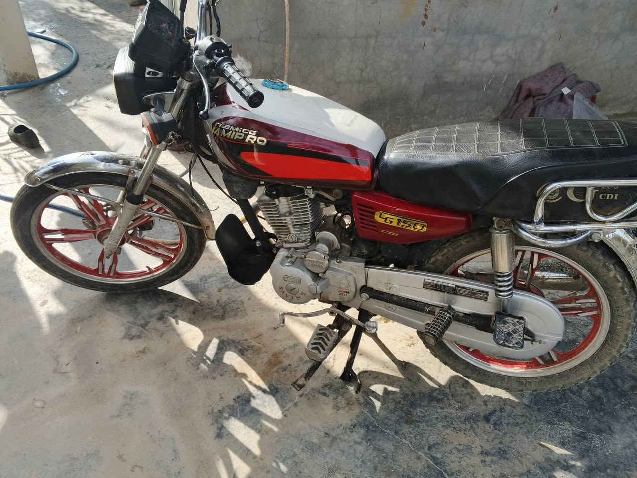 للبيع سيفان 21 كامله مكينه مفتوح اوراق بيه سعر375 بيه مجال مكاني جلولاء
رقم ***********
