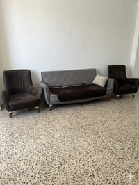 تخم بعد ثاني يعني يصير تخم ثنين وكراسي ثنين يصير جرباية ويصير تخم السع...