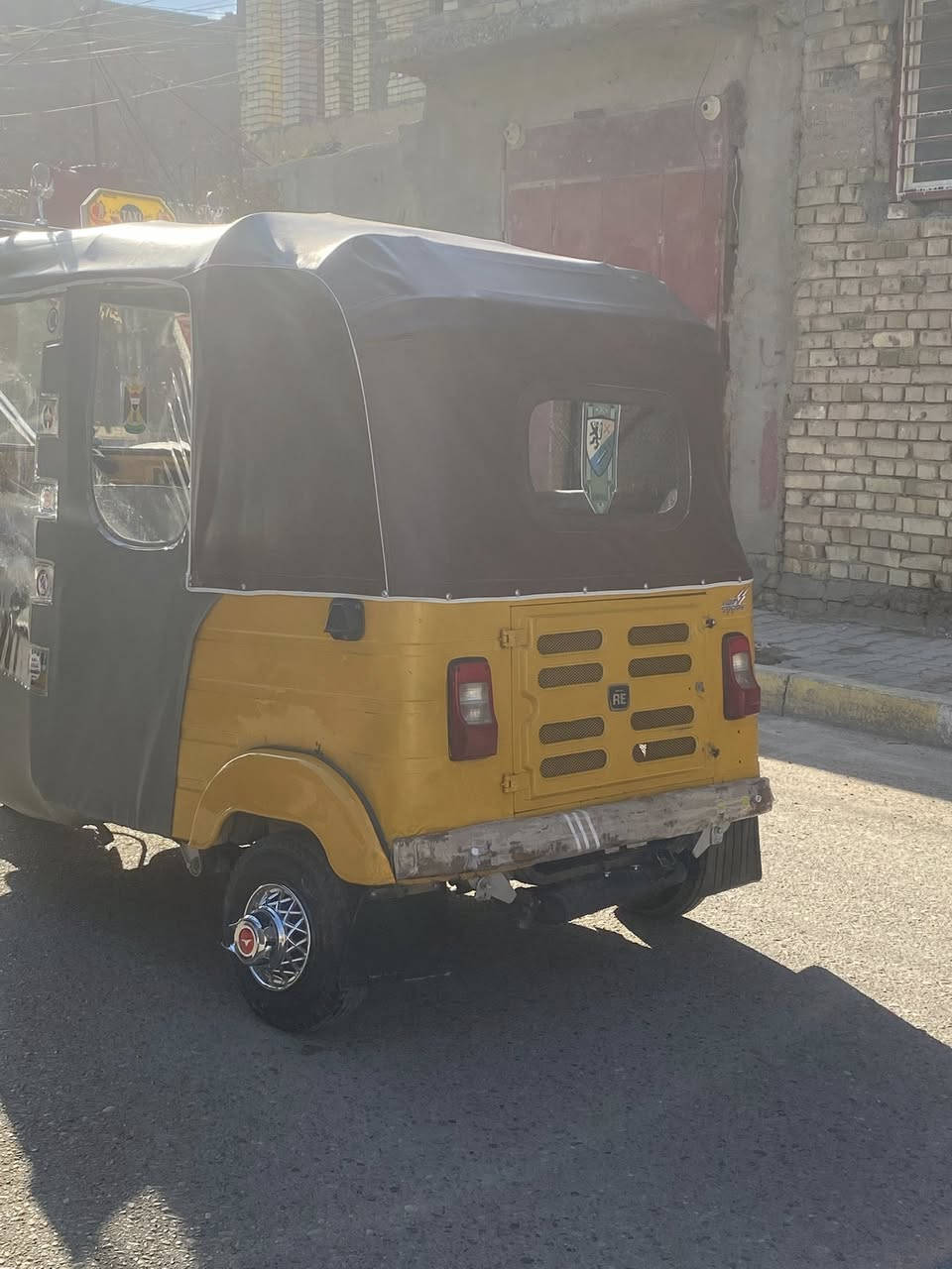 تكتك للبيع موديل 19 سنويه بس تحول باسمك تستلم ارقام تكتك معمره محرك نظيف بيها ضربه بل لغد ومعمره مكاني جسر ديالى***********
