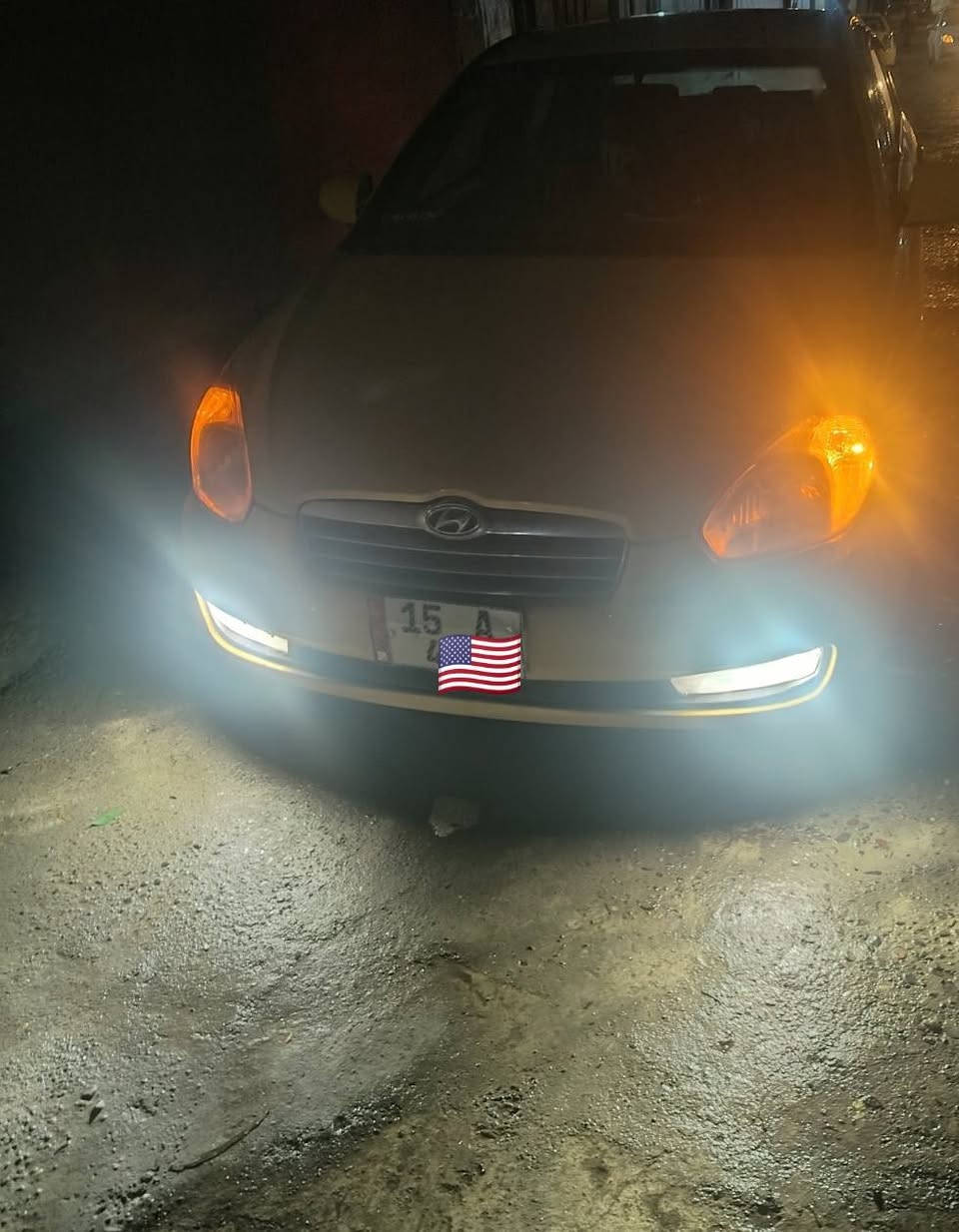 اكسنت  2009 تكسي ضرر بونيد جاملغ سيارة بسمي كاربون مابيها
باقي تفاصيل ***********
