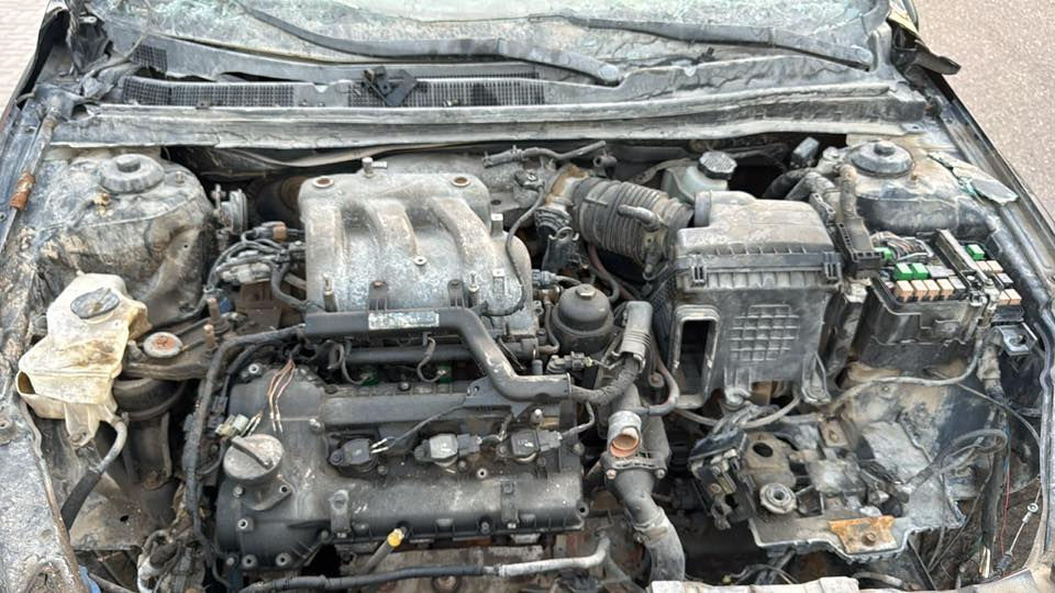 السلام عليكم كادنزا وارد كوري موديل 2013 رقم ميسان تحويل مباشر فول موصفات ماعدا الفتحه شغالة وتمشي ابيع على حادثها مكان السيارة بالبصرة مامتواجد على الخاص السعر 39 ورقة قفل 🔏 الشراي يتصل ويدلل 
‭0772 523 6118‬
