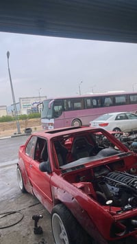 للبيع للبيع بي ام e30  رقم دياله مشروع وطني تحويل ثاني يوم  عليه كسره ...