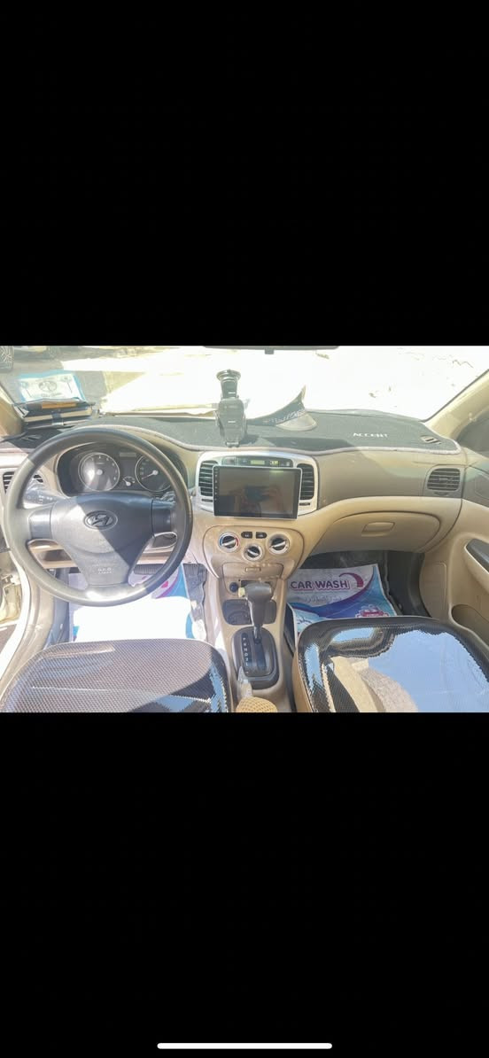 اكسنت وارد خليجي 
المديل 2010
وارد خليجي
حجم محرك 1600
ماشيه 260 ألف 
ما بيها صبغ بس بارد قليل 
مكيه كير ما بيهن شي مكفوله 
لوحه بغداد خصوصي 
عنوان بغداد حي اور
سعر :105 وبيها مجال شي قليل 
رقم الهاتف ***********
