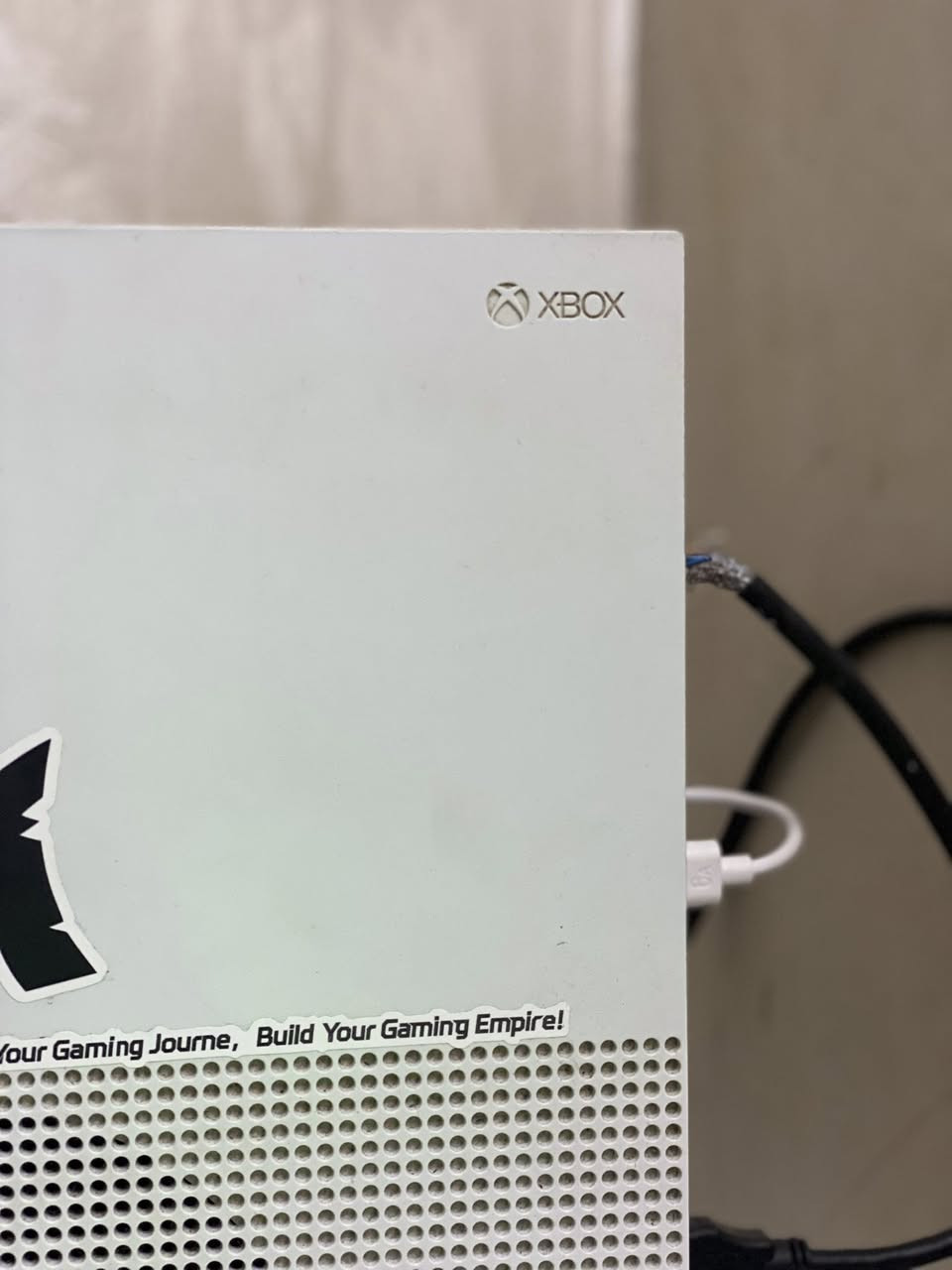 Xbox one s 1tb 
يخبل نظيف
كيم باس شهر 
200 وبي مجال حك الجية 
مكاني العامرية 
***********
