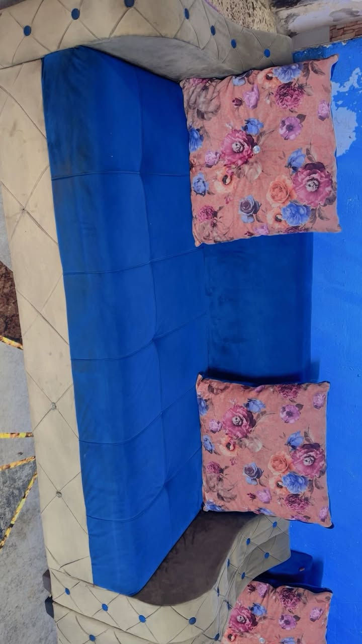 تخم عشر مقاعد نضافه 90 ب100
سعر 150 بي مجال بسيط


**إذا كنت صاحب هذا الإعلان وتريد حذفه لأي سبب، رجاءا أرسل رسالة إلى الدعم الفني**