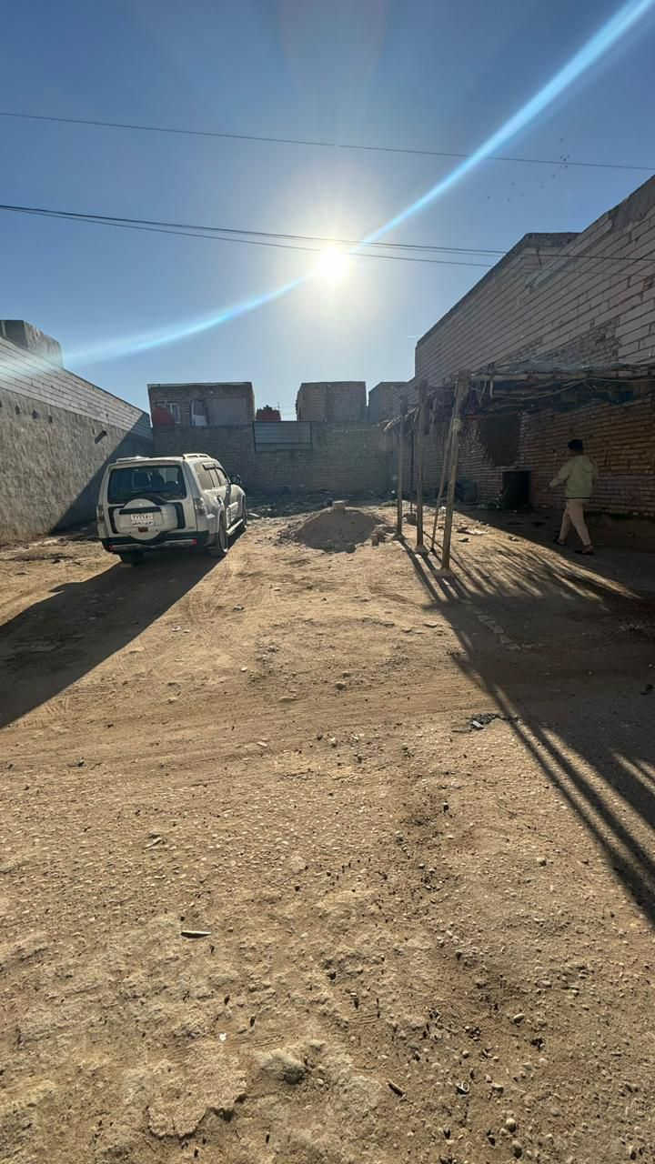 قطعة أرض 240 متر مربع الواجهه 12. والنزال 20 ... المكان مغربة شيشان الثانية طابوا...الشارع العريض سايدين ( *********** )
