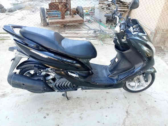 سلام عليكم
للبيع ماجستا S ياباني ماشية 29الف دراجة مكفولة كفالة عامة كفر و مكينة بيهة 2سويجات اوراق كاملة كهربائيات كلهة شغالة تايرات دبلات جدد طسة حلوة  مكينة برغي ما مفتوح بيهة ناعمة كلش شلعة و معدل ✈️ السعر مليون و 400بيهة مجال للشراي مكاني بغداد الشعلة الرقم ***********الشراي يتصل
